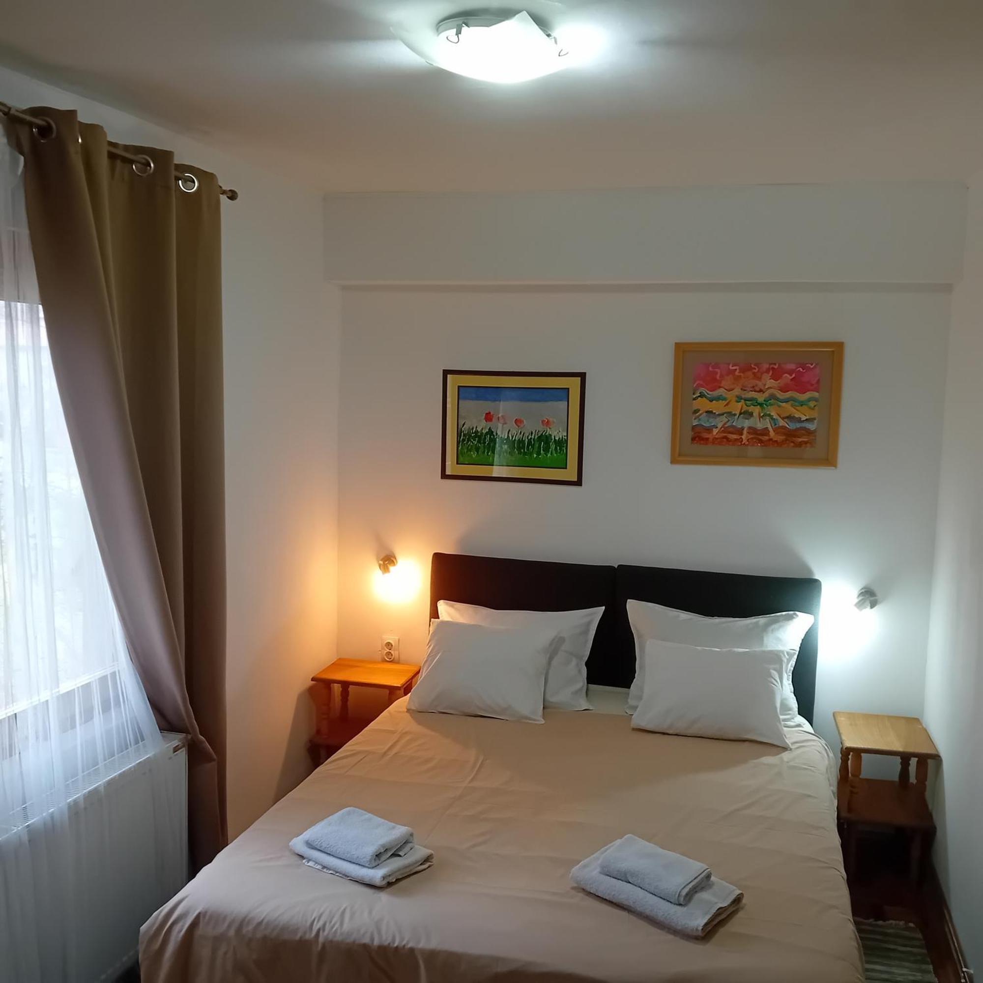 Zeravica Rooms B&B เซรมสกี คาร์ลอฟซี ภายนอก รูปภาพ
